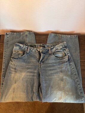 Mid rise barrel jeans size 10